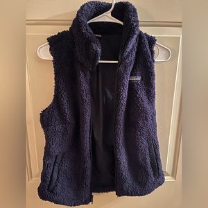Women’s Navy size small fuzzy vest - Patagonia